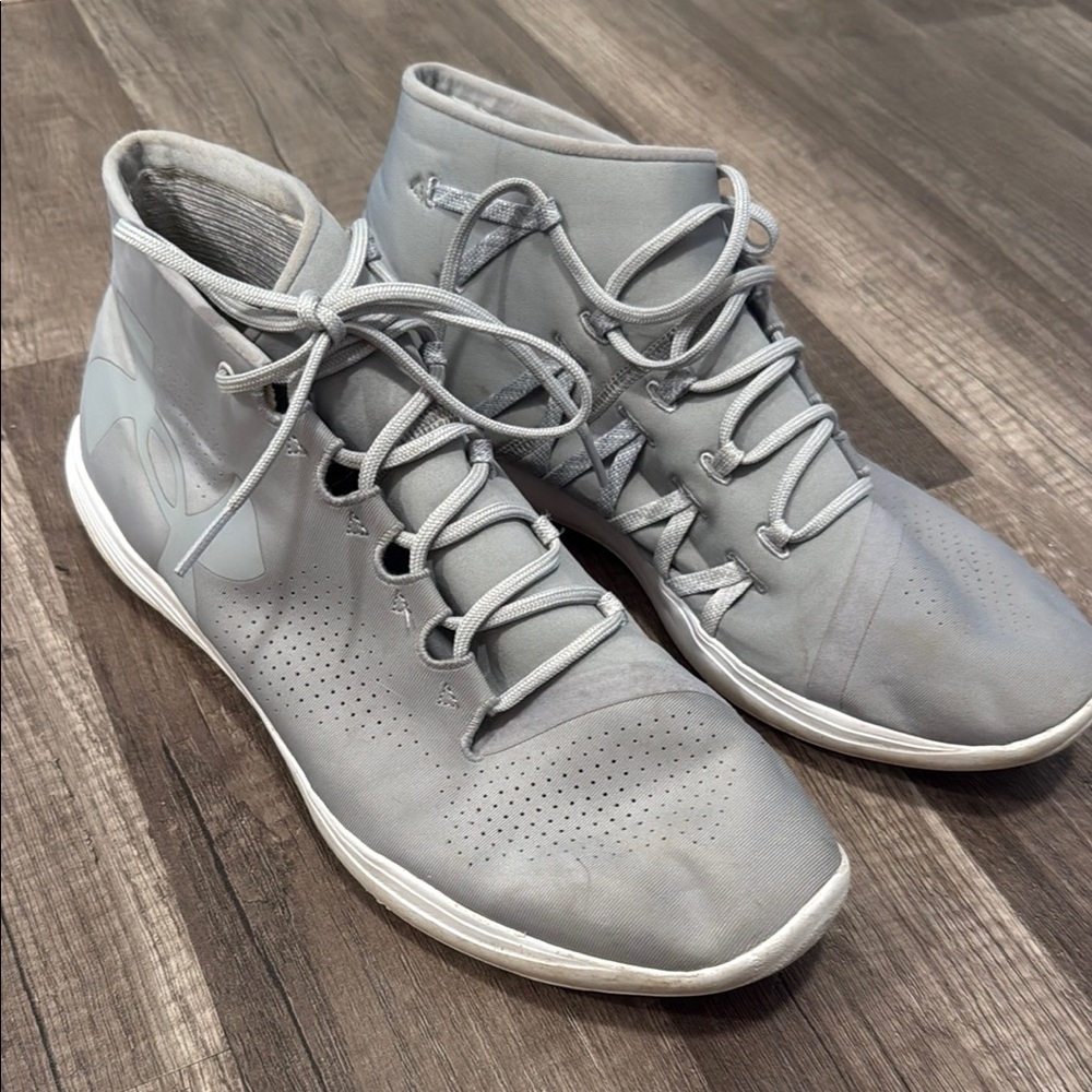 Under Armour, Women’s Sz 10.5 Street Precision Street Sneaker